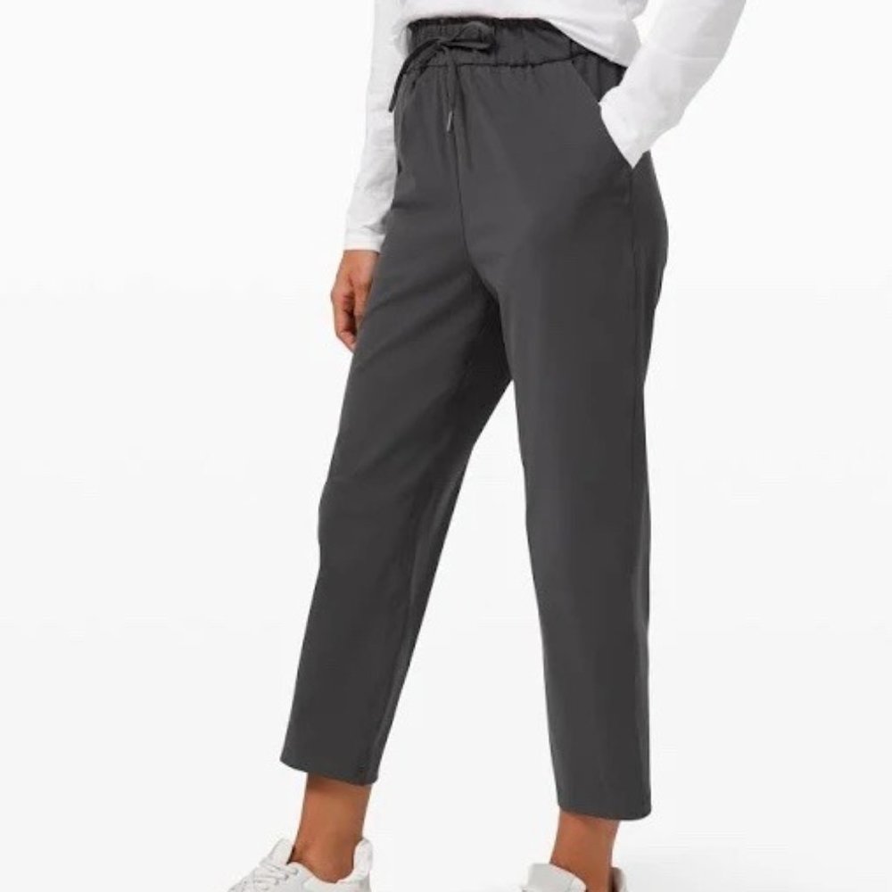 NWOT Lululemon Keep Moving Crop - Size 4